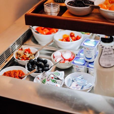 Hotel Angel Sofia Falticeni Ngoại thất bức ảnh