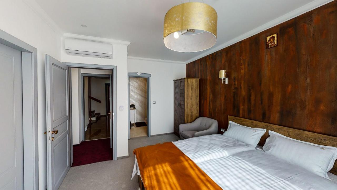 Hotel Angel Sofia Falticeni Ngoại thất bức ảnh