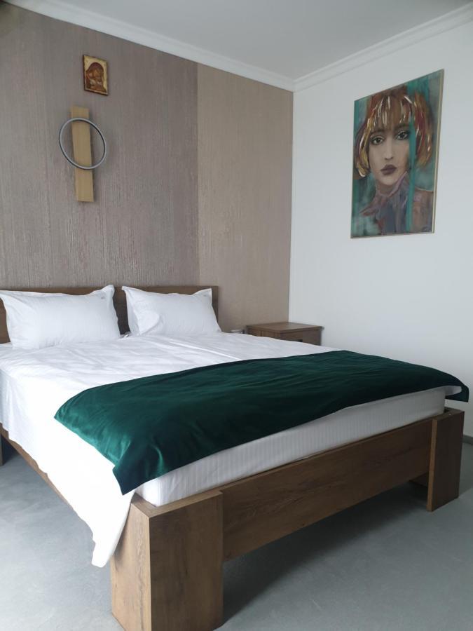 Hotel Angel Sofia Falticeni Ngoại thất bức ảnh