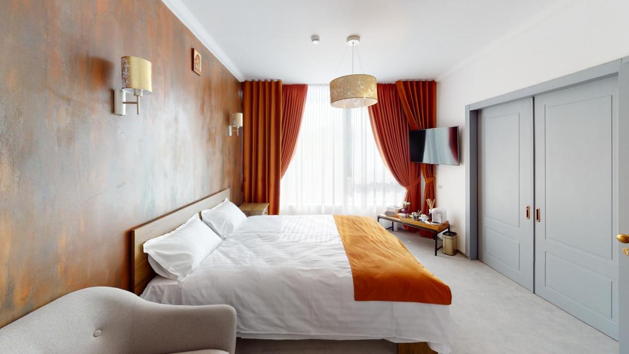Hotel Angel Sofia Falticeni Ngoại thất bức ảnh