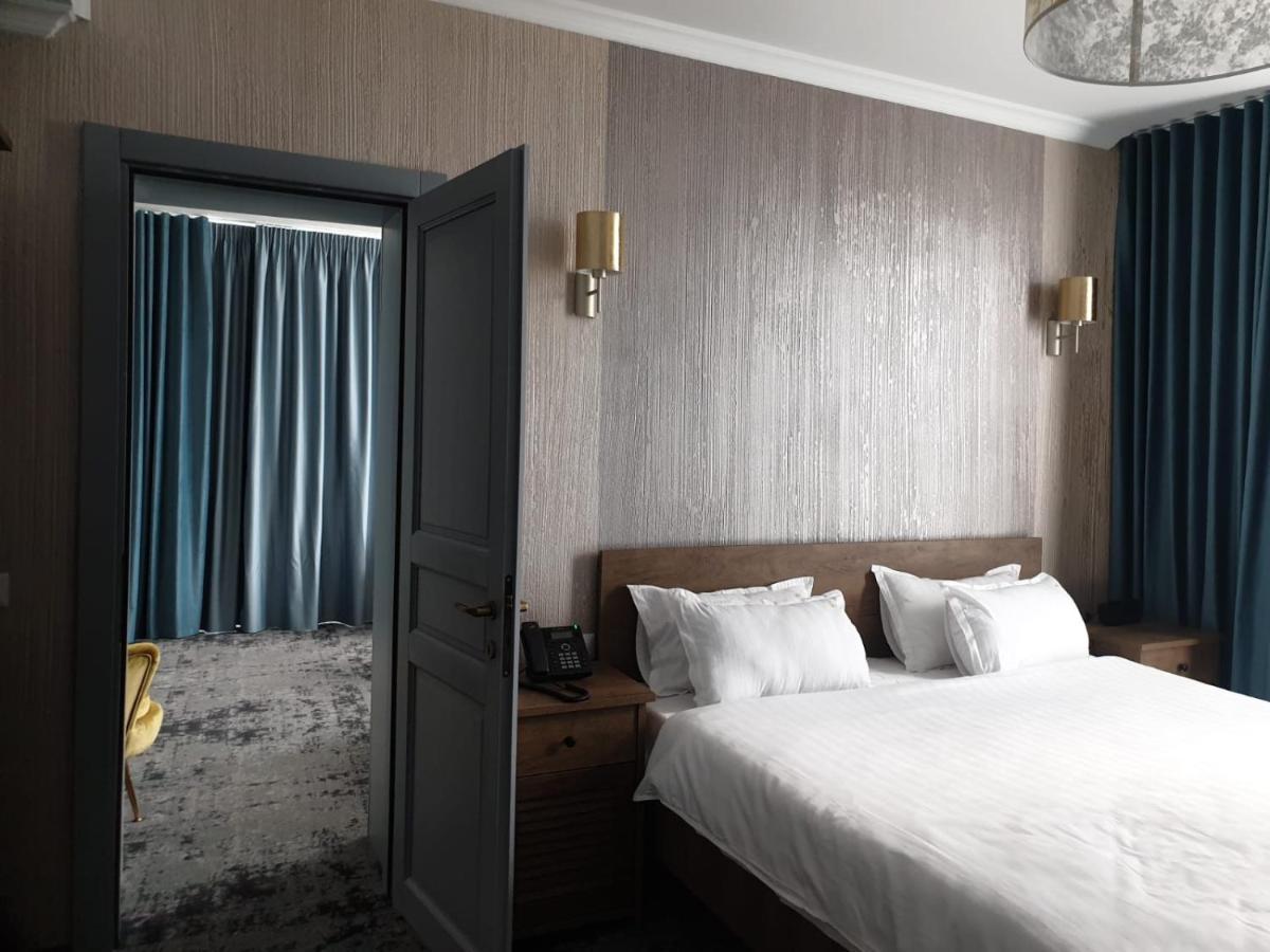 Hotel Angel Sofia Falticeni Ngoại thất bức ảnh
