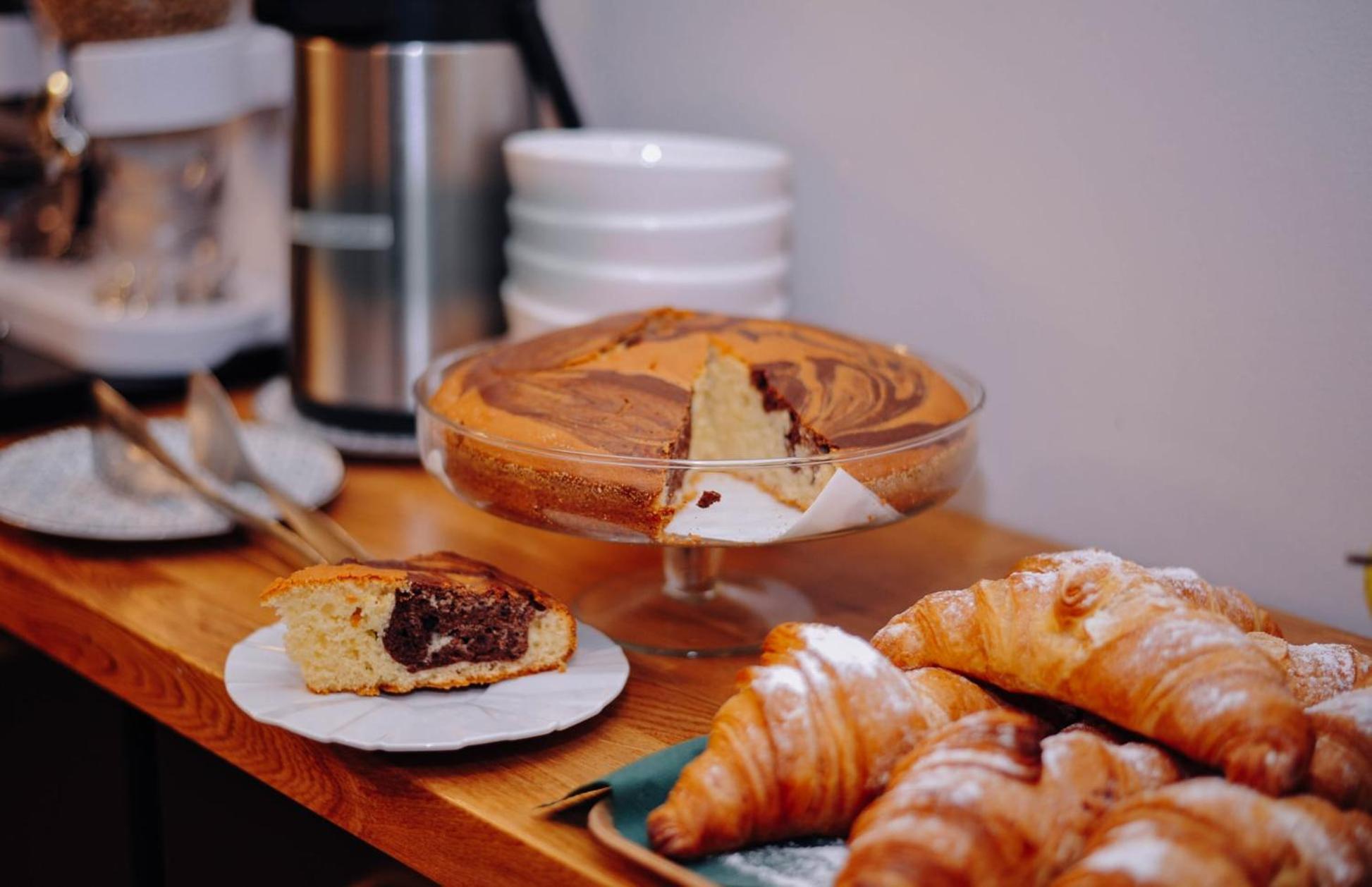 Hotel Angel Sofia Falticeni Ngoại thất bức ảnh
